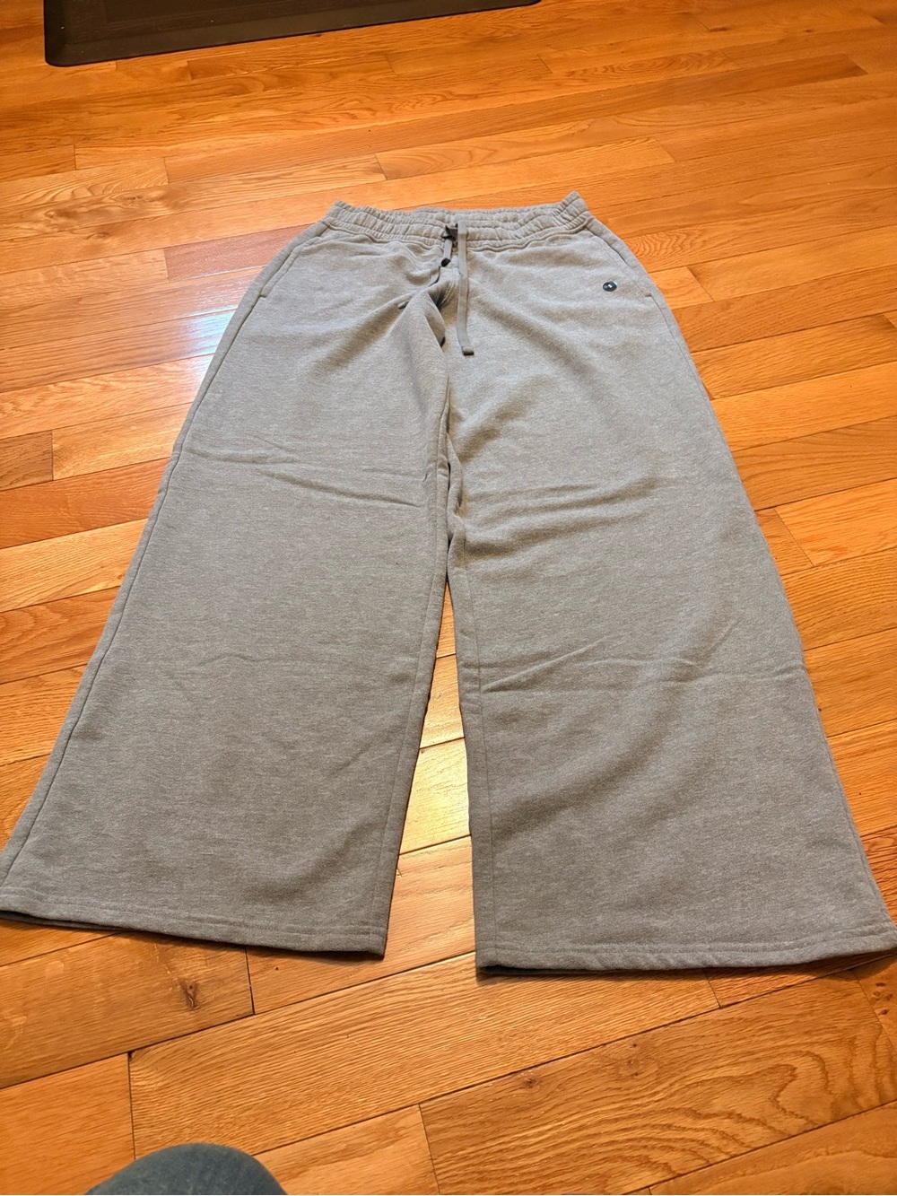Hollister women’s Wide Leg Sweatpants - Gray